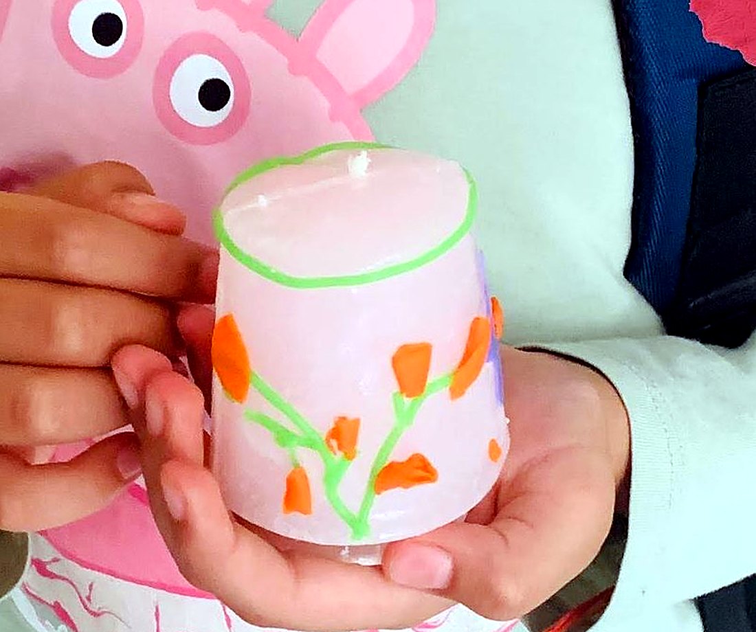 Painting a pottery pot