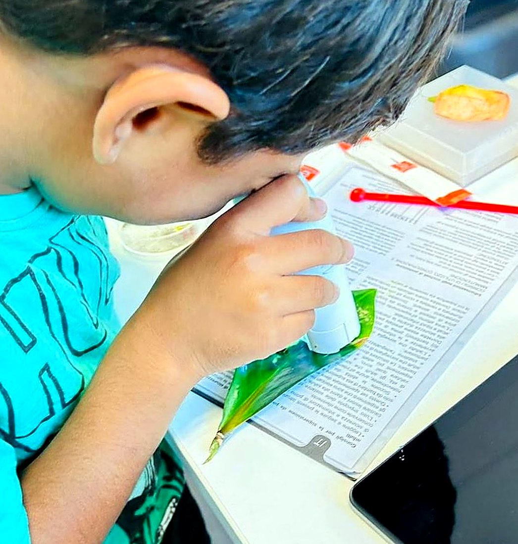 Close-up reading