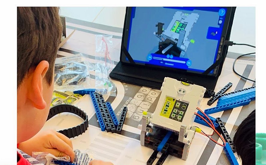 Coding a robot on the tablet